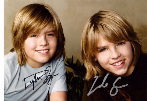 dylan-y-cole-sprouse-876097.jpeg